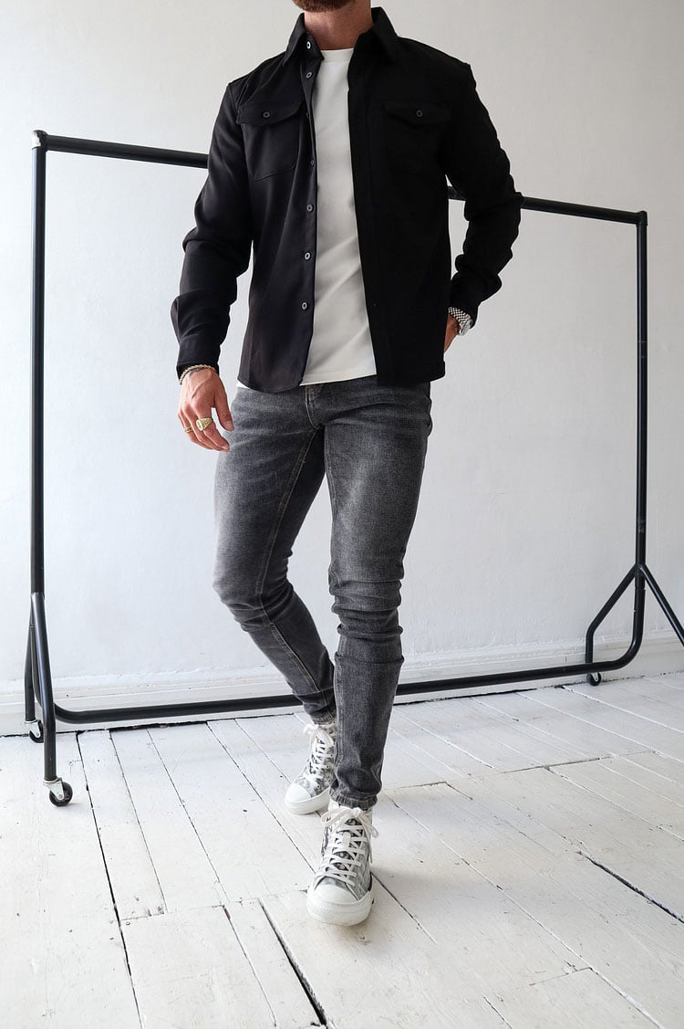 🧥 CHAQUETA NÓMADA URBANO 💼 Estilo que impone. ⚡ Actitud que inspira.